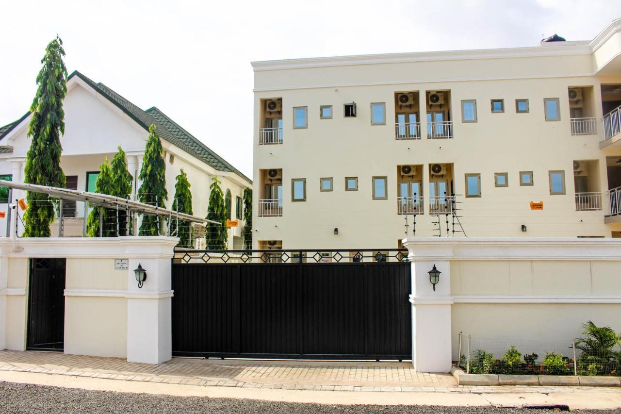 High Level Apartment Haatso Luaran gambar