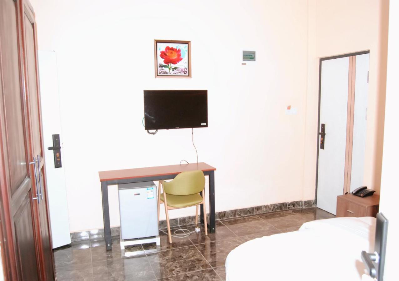 High Level Apartment Haatso Luaran gambar