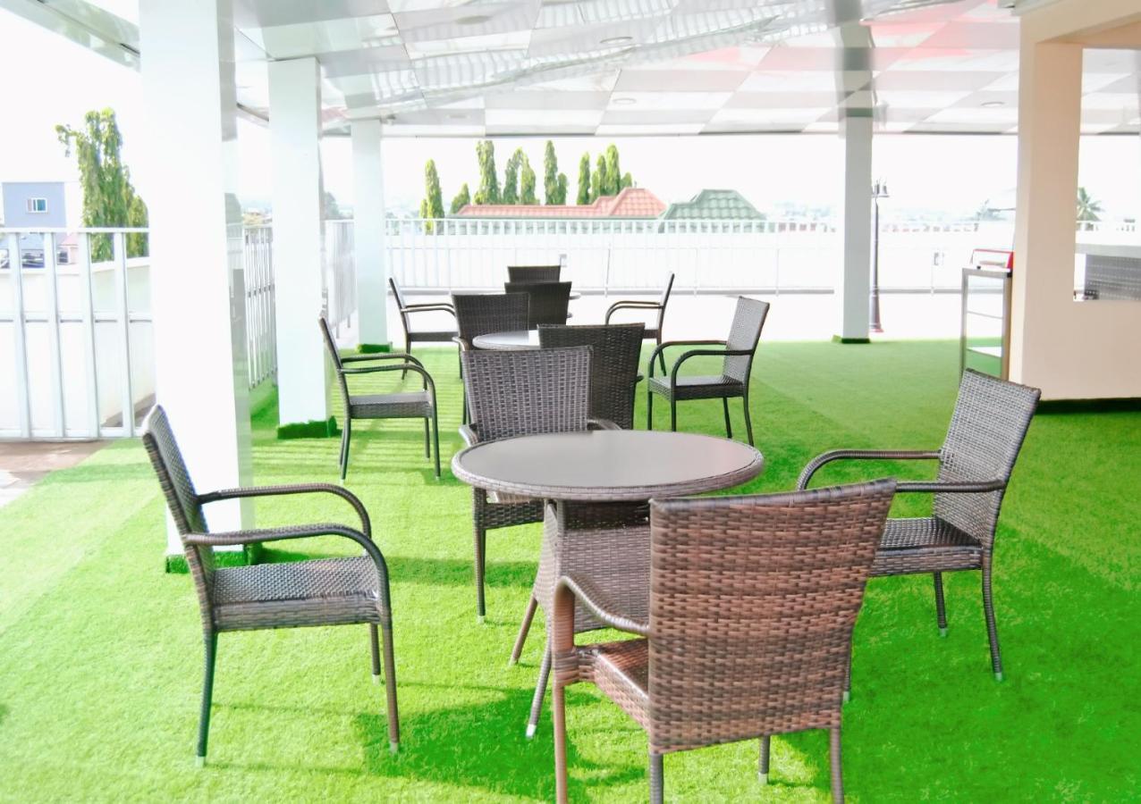 High Level Apartment Haatso Luaran gambar