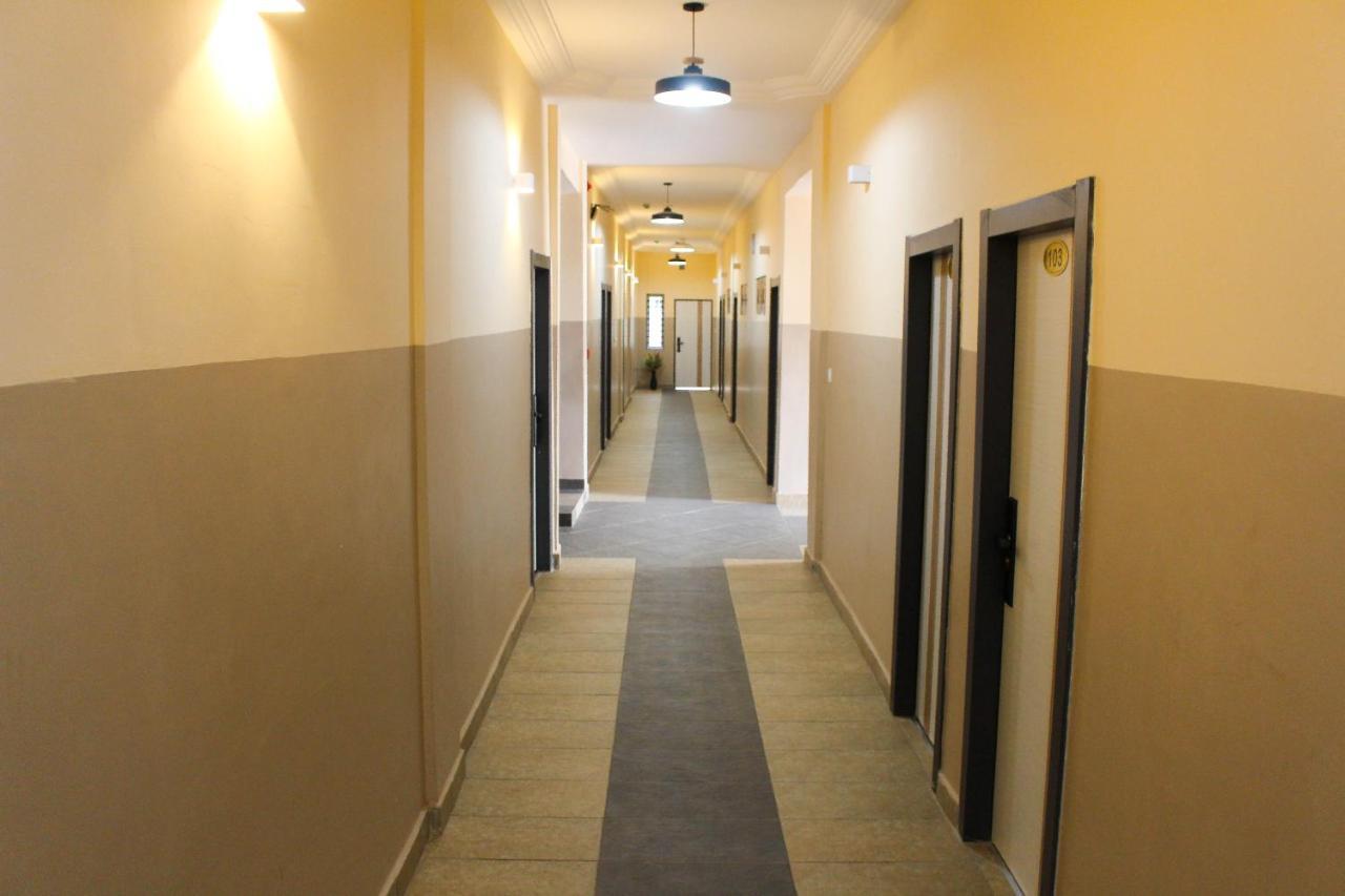 High Level Apartment Haatso Luaran gambar