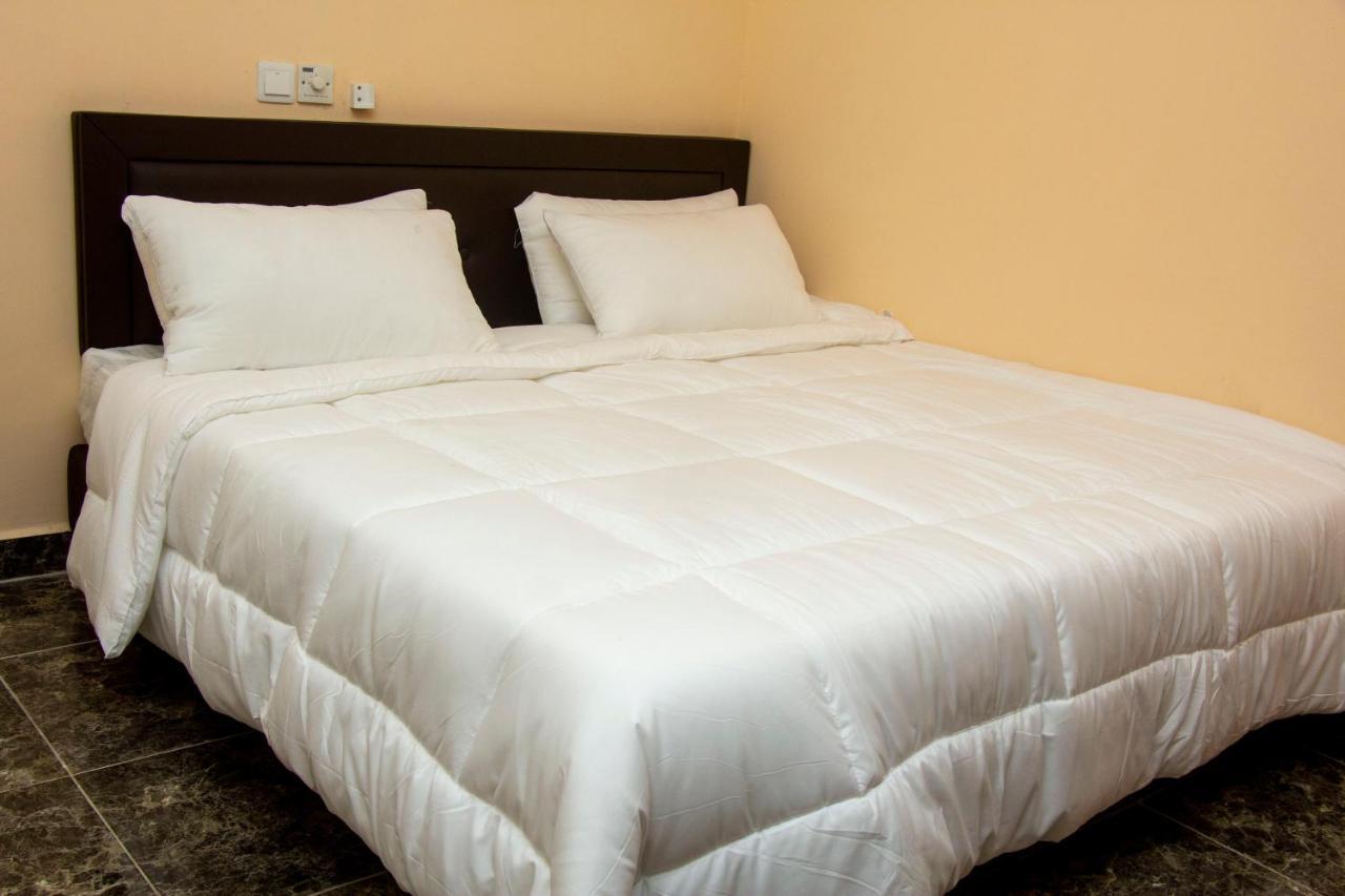 High Level Apartment Haatso Luaran gambar