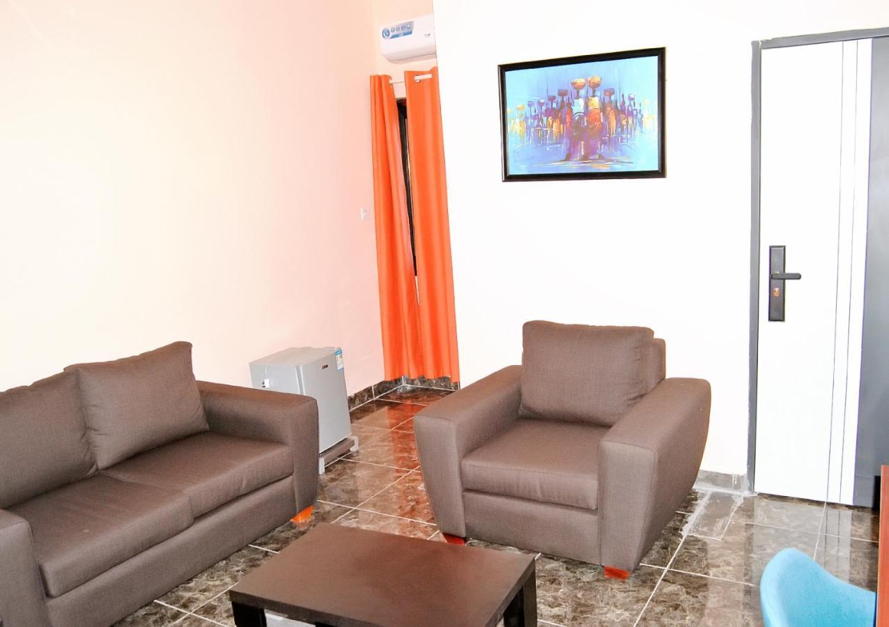 High Level Apartment Haatso Luaran gambar