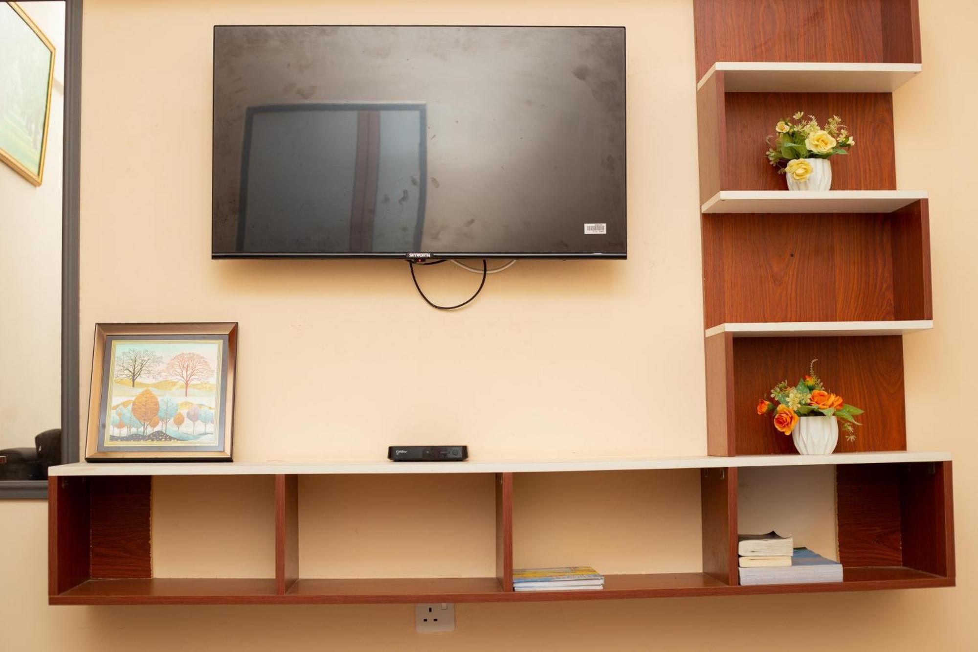 High Level Apartment Haatso Luaran gambar