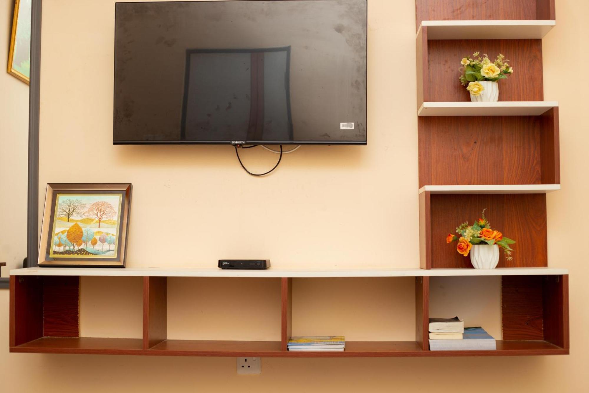High Level Apartment Haatso Luaran gambar