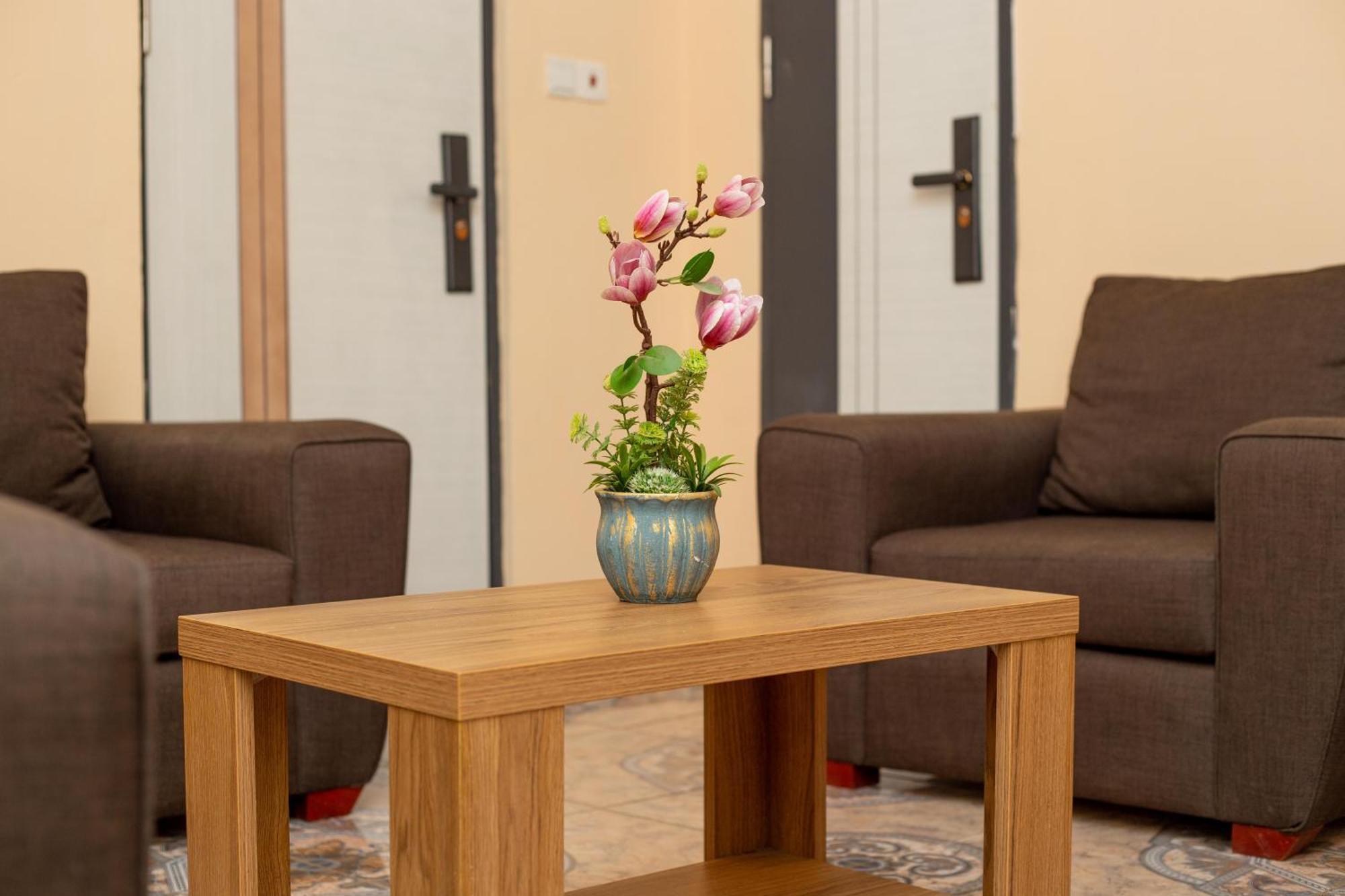 High Level Apartment Haatso Luaran gambar