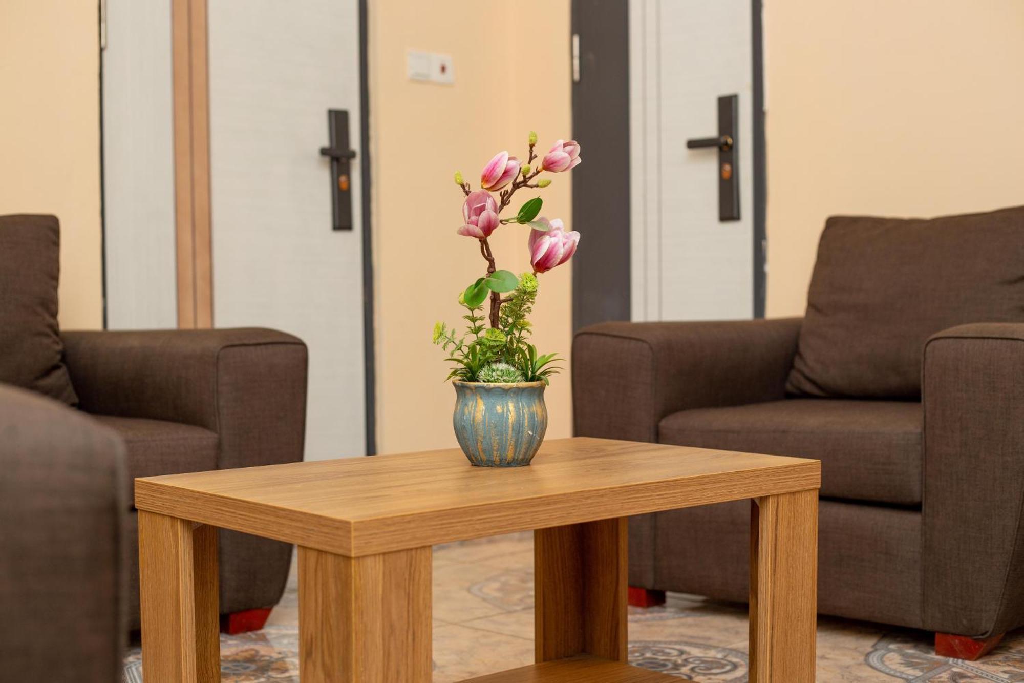 High Level Apartment Haatso Luaran gambar